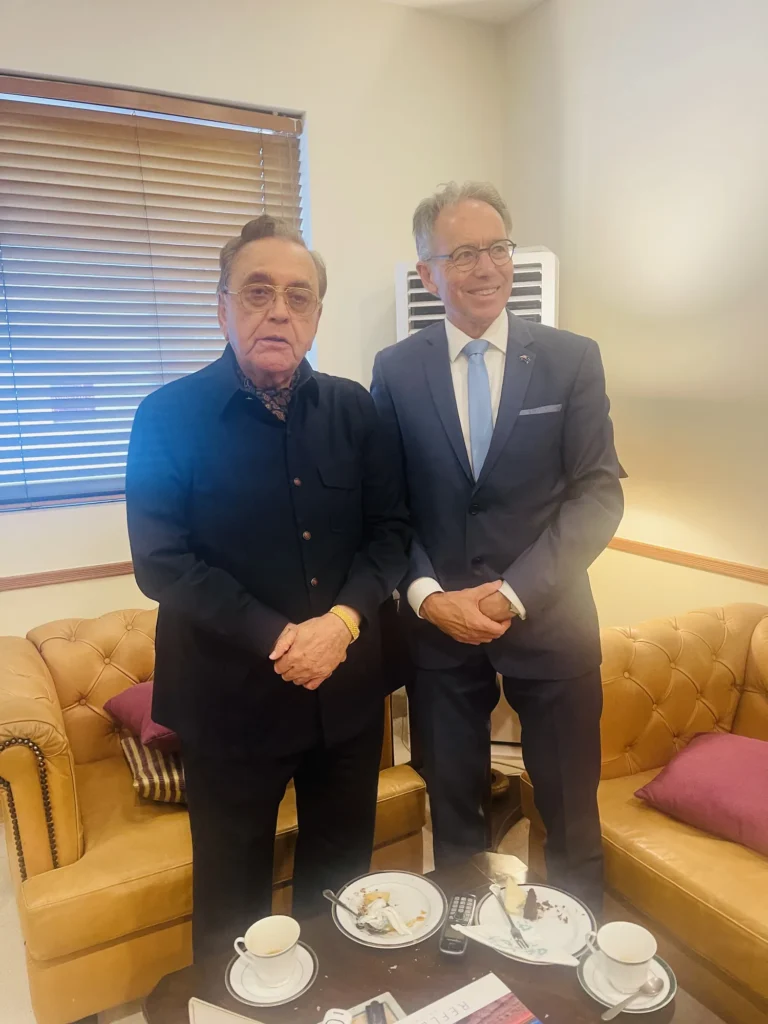 His Excellency Mr. Neil Hawkins, Australian High Commissioner to Pakistan, with IPAC chairman Mr. Khurshid Mahmud Kasuri